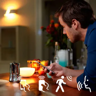PHILIPS PLAY COL Hue Bijela i boja ambijent, dvije vodilice + adapter, crna PHILIPS PLAY COL Hue Bijela i boja ambijent, dvije vodilice + adapter, crna