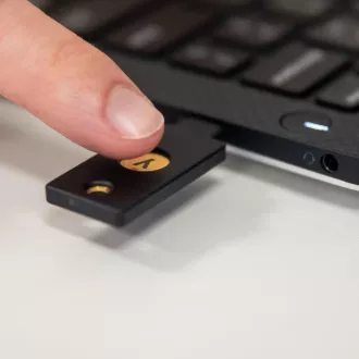 Sigurnosni ključ C NFC - USB-C, podržava višestruku autentifikaciju (NFC), podržava FIDO2 U2F, vodootporan Sigurnosni ključ C NFC - USB-C, podržava višestruku autentifikaciju (NFC), podržava FIDO2 U2F, vodootporan