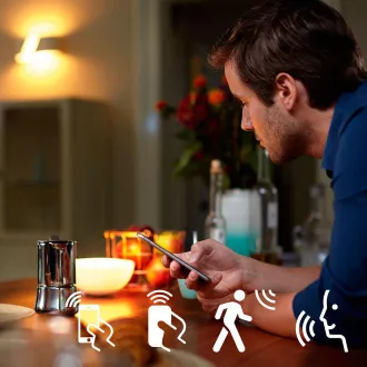 PHILIPS Hue White Ambiance, 2x žarulja 4, 2W GU10 PHILIPS Hue White Ambiance, 2x žarulja 4, 2W GU10