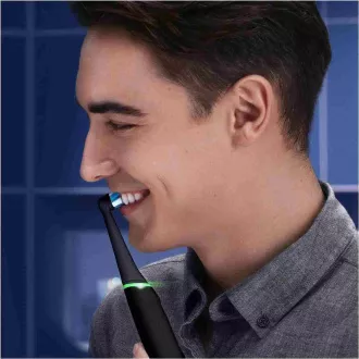 Oral-B iO6 električna četkica za zube, magnetna, 5 modova, zaslon, umjetna inteligencija, timer, crna