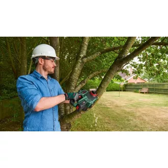 BOSCH UniversalChain 18, akumulatorska motorna pila, 18 V, vodilica 20 cm, brzina rezanja 4,5 m/s