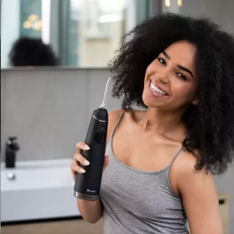 TrueLife AquaFloss Compact C300 Black - sredstvo za ispiranje usne šupljine TrueLife AquaFloss Compact C300 Black - sredstvo za ispiranje usne šupljine