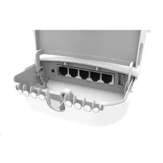 MikroTik RouterBOARD OmniTik 5 ac PoE, 720MHz CPU, 128MB RAM, PoE izlaz, 5x GLAN, 5GHz Wi-Fi, 2x7.5dBi, 802.11a/n/ac, uklj. L4