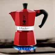 IZRAZNO CRVENI. 6P. MOKA KETTLE BIALETTI