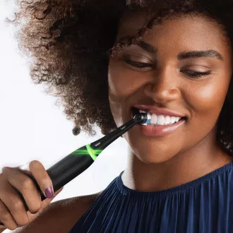 IO SERIJA 5 MAT CRNI KIST ORAL-B